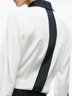 Willa Fitted Placket Top